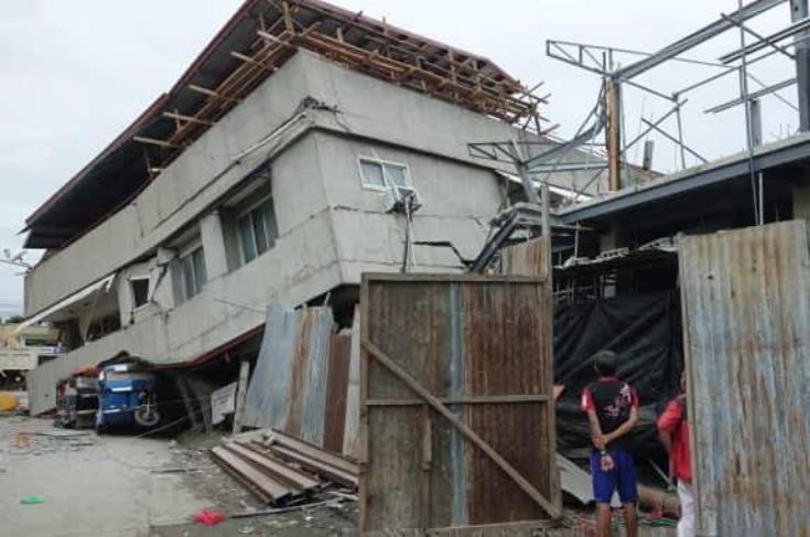 Ενα παιδί σκοτώθηκε από τον ισχυρό σεισμό στις Φιλιππίνες