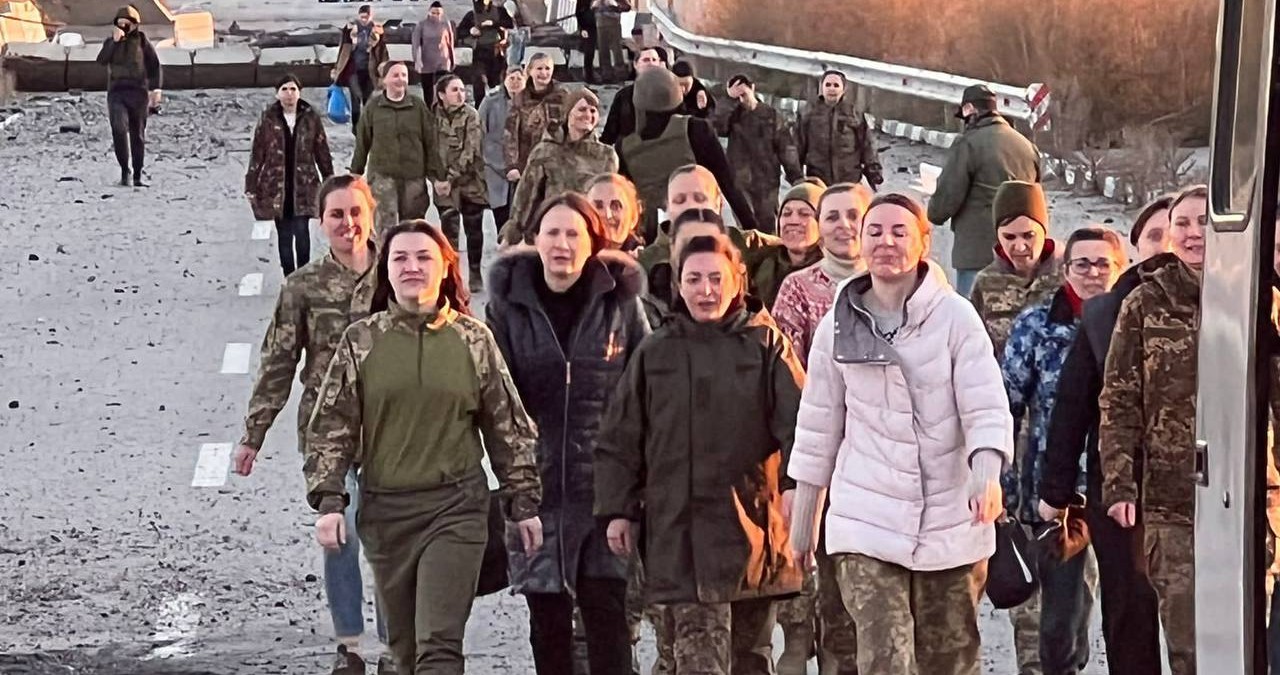 Aπελευθερώθηκαν 108 γυναίκες σε νέα ανταλλαγή αιχμαλώτων πολέμου με τη Ρωσία