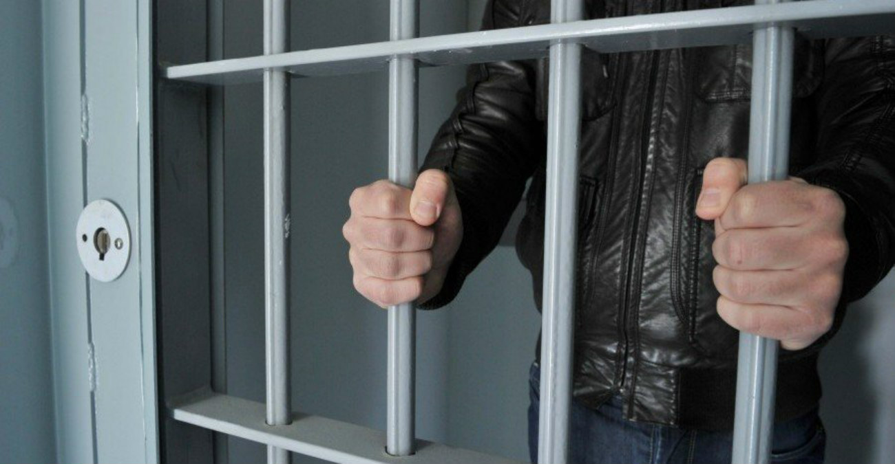 Στο κελί για 4 χρόνια 34χρονος – Απέσπασε με ψευδείς παραστάσεις 140.000 ευρώ από δύο πρόσωπα