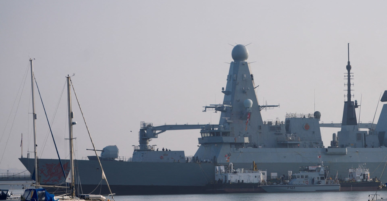 LIVE: Έφτασε στην Κύπρο το βρετανικό αντιτορπιλικό HMS Dragon