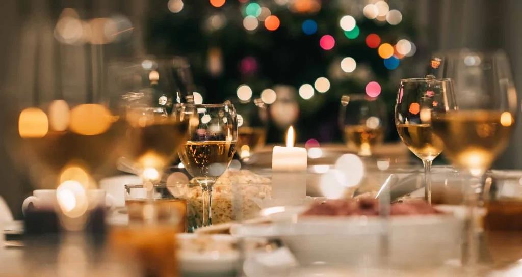 Ρεβεγιόν μέχρι... πρωίας; Έτσι θα λειτουργήσουν τα κέντρα αναψυχής - Οι τιμές και τα ωράρια 