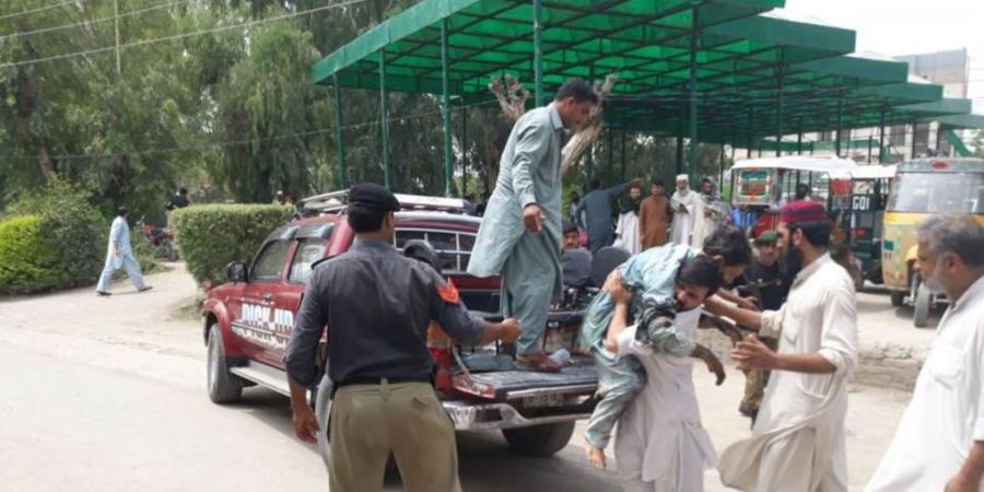 Πακιστάν: Τουλάχιστον 128 οι νεκροί από επίθεση αυτοκτονίας στο Μαστούνγκ