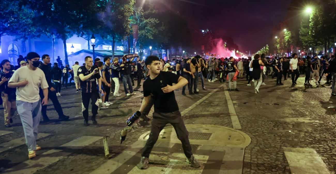 Νύχτα τρόμου στη Γαλλία: Στους δύο οι νεκροί - Πάνω από 200 τραυματίες, περισσότερες από 550 οι συλλήψεις