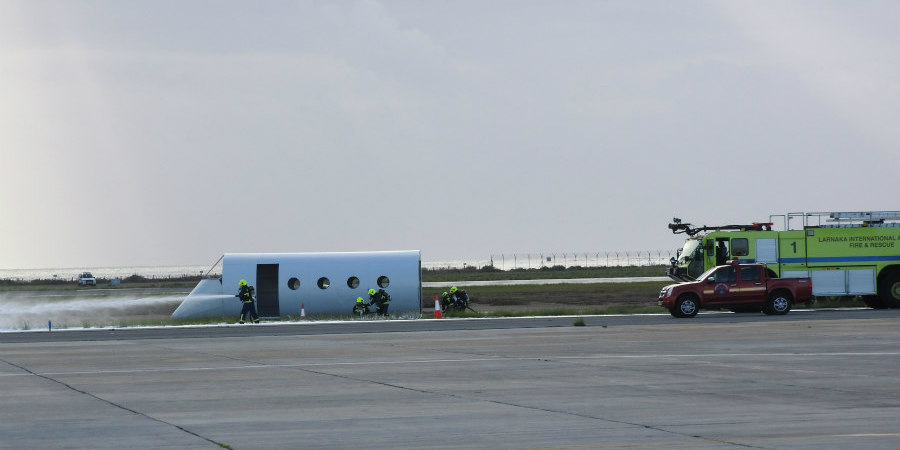 ΦΩΤΟΓΡΑΦΙΕΣ - Μοιρασμένο αεροσκάφος στο Αεροδρόμιο Λάρνακας - Ολοκληρώθηκε η άσκηση 