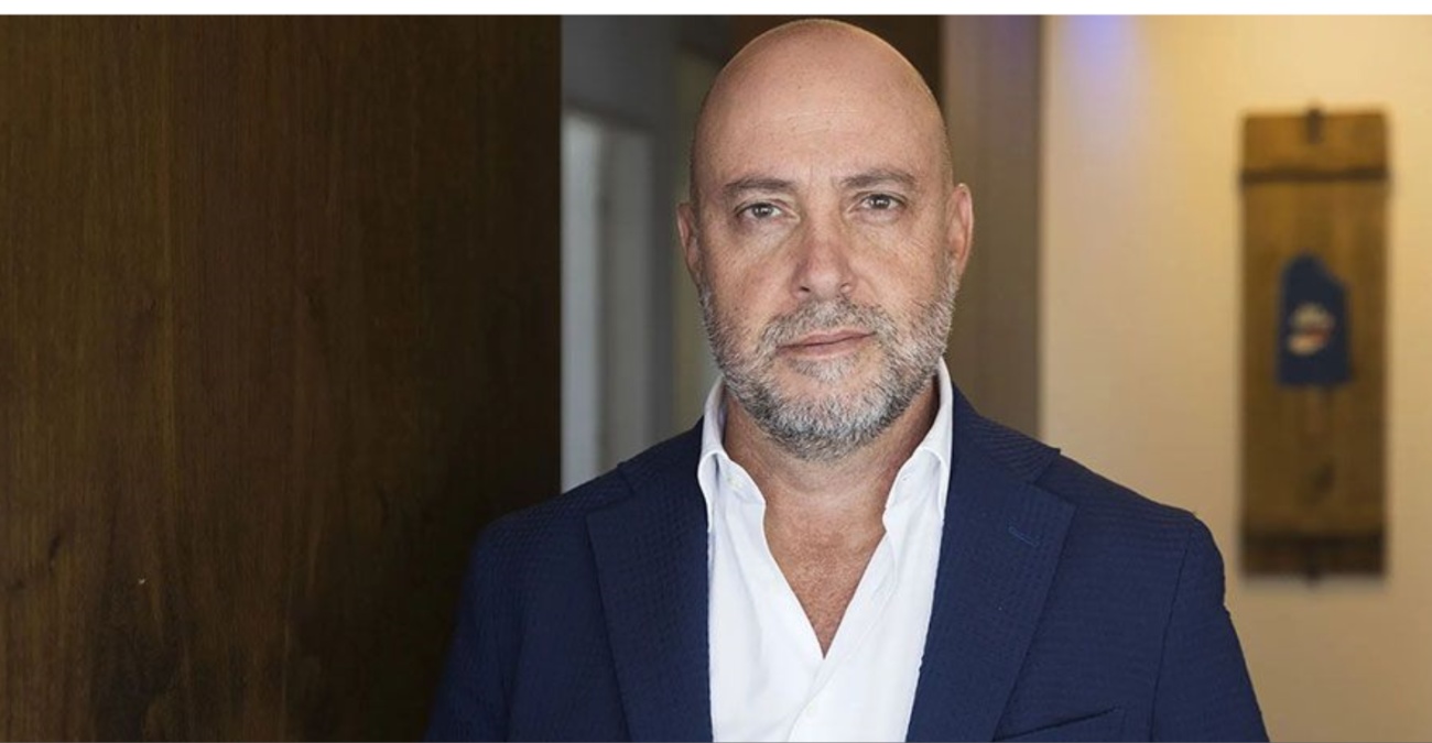 Γιώργος Παμπορίδης: Ο μόνιμος αυστηρός κριτής, που μιλά σαν να μην υπήρξε ποτέ μέρος του έργου