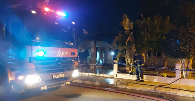 Πυρκαγιά σε ψυγείο νερού πενταόροφης πολυκατοικίας στη Λευκωσία - Τι δείχνουν οι πρώτες εξετάσεις 