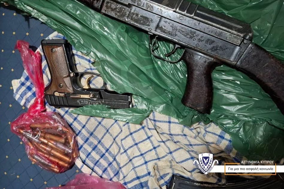 Έκρυψε όπλα και φυσίγγια σε οικία - Στα χέρια της Αστυνομίας 38χρονος καταζητούμενος 