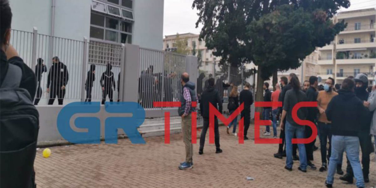 Θεσσαλονίκη: Νέα επεισόδια με μολότοφ και κροτίδες έξω από το ΕΠΑΛ Σταυρούπολης -ΒΙΝΤΕΟ