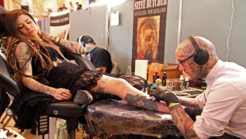 Artist εξηγεί ποια είναι τα πιο επώδυνα σημεία για να κάνεις τατουάζ