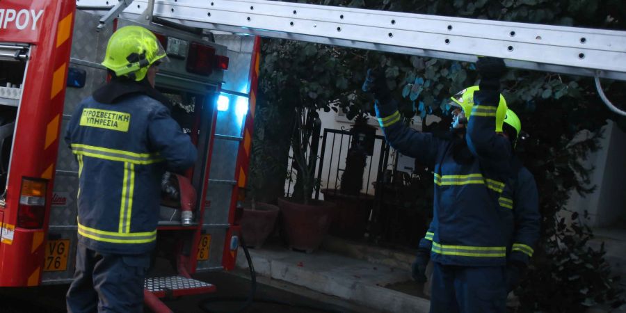 ΛΕΥΚΩΣΙΑ: Σε κινητοποίηση η Πυροσβεστική – Καπνός και φωτιά στο γραμμικό πάρκο