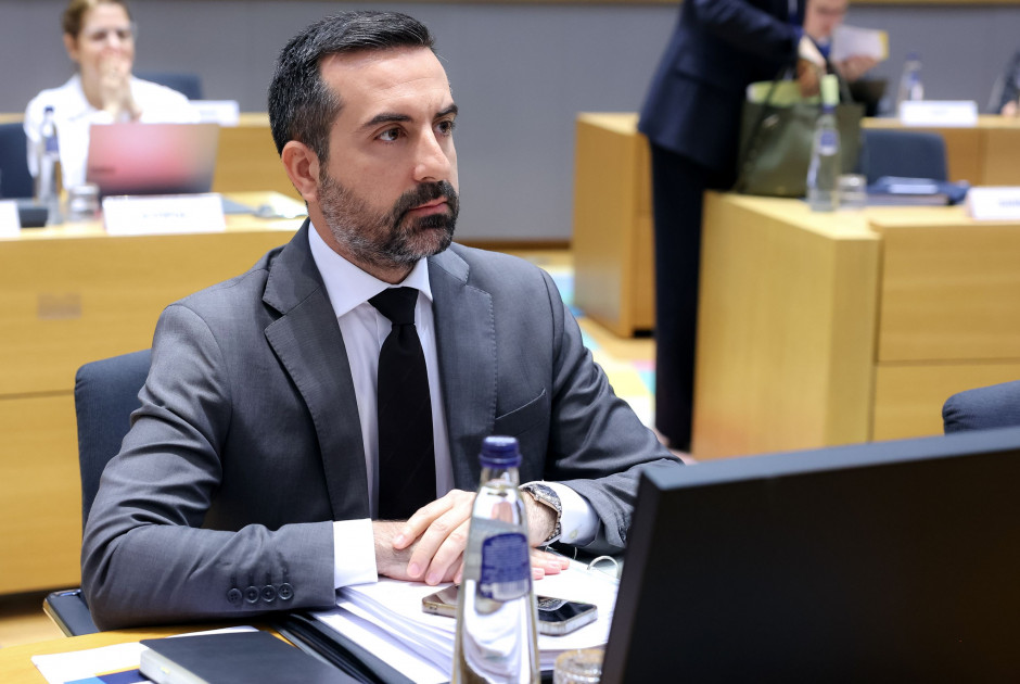 Τι γίνεται με τους αθλητές υπηκόων τρίτων χωρών που έρχονται στην Κύπρο; - Τι συζητήθηκε στο Υφ. Μετανάστευσης