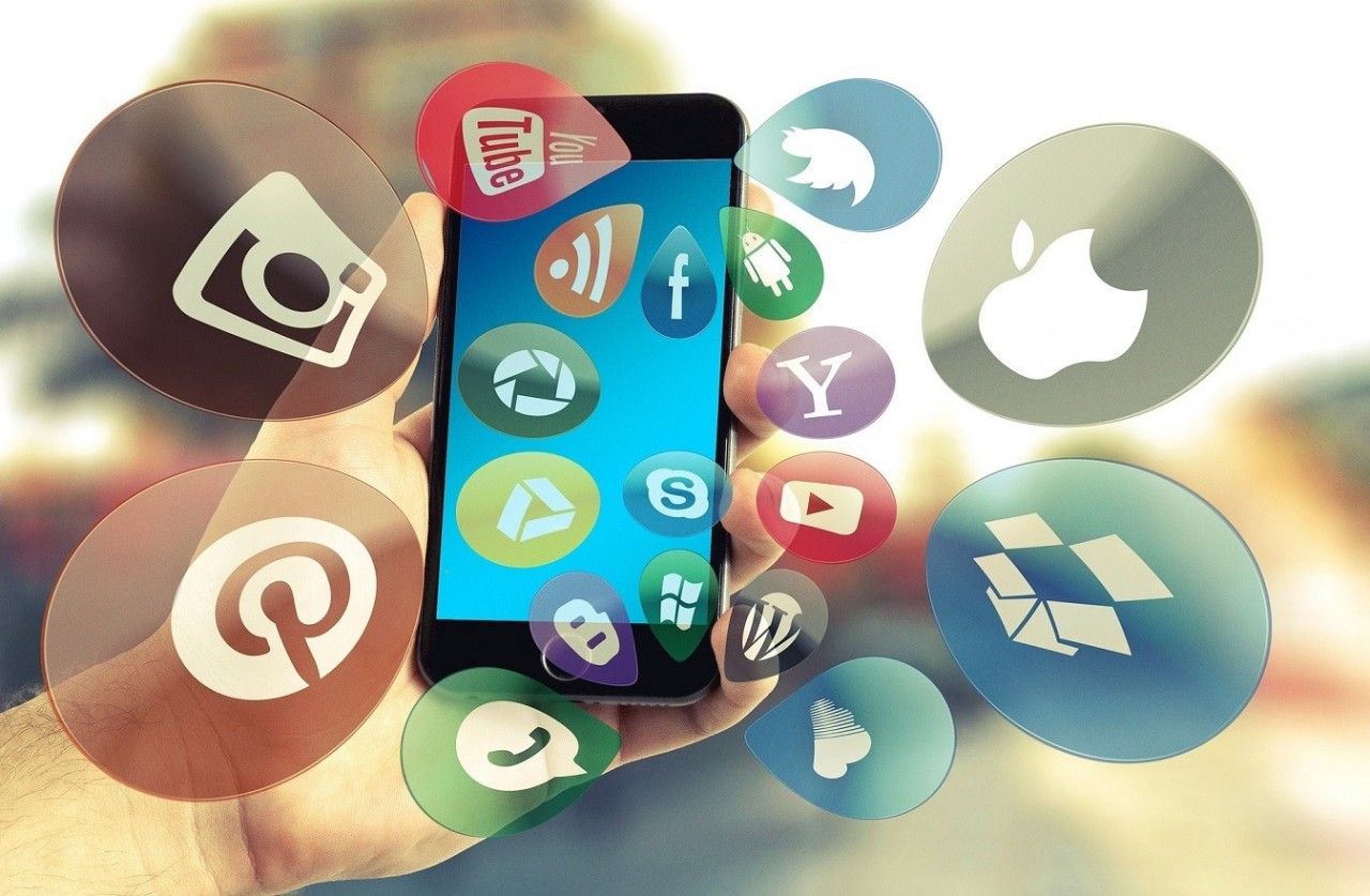 Αυτοπαγίδευση στα social media: Η τοξική σύγκριση με τον «τέλειο» εαυτό μας