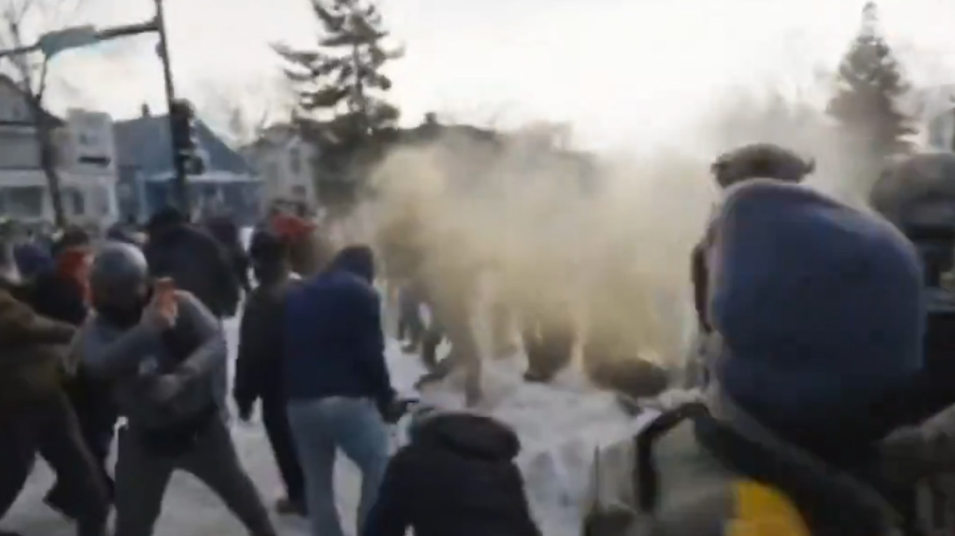 ΒΙΝΤΕΟ: Αναφορές για πυροβολισμούς στη Μινεάπολη, εμπλέκονται ομοσπονδιακοί πράκτορες