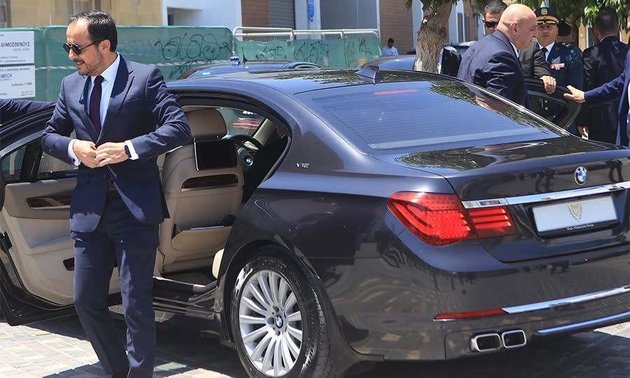 Απάντησε για τη λιμουζίνα ο ΠτΔ - «Δεν είναι δική μου αρμοδιότητα τα θέματα ασφάλειας»