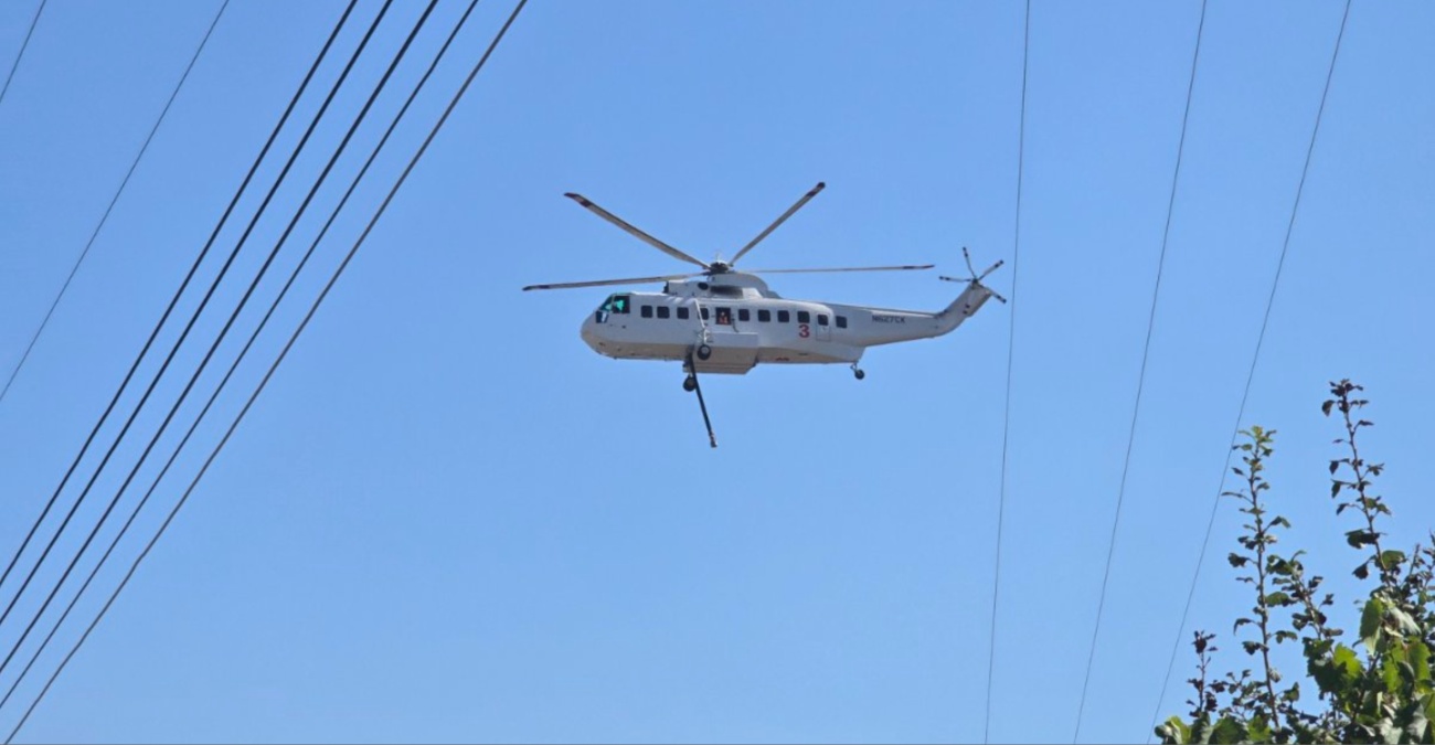 Πυρκαγιά στο Όμοδος: Drone έθεσε σε κίνδυνο τις επιχειρήσεις πυρόσβεσης – Ζημιές σε τρία σπίτια 