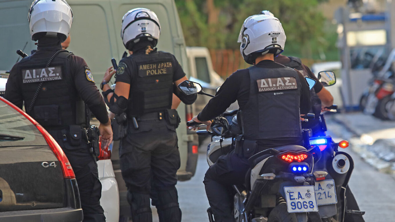 Θεσσαλονίκη: Μετέτρεψε το ταμπλό αυτοκινήτου σε κρύπτη ναρκωτικών