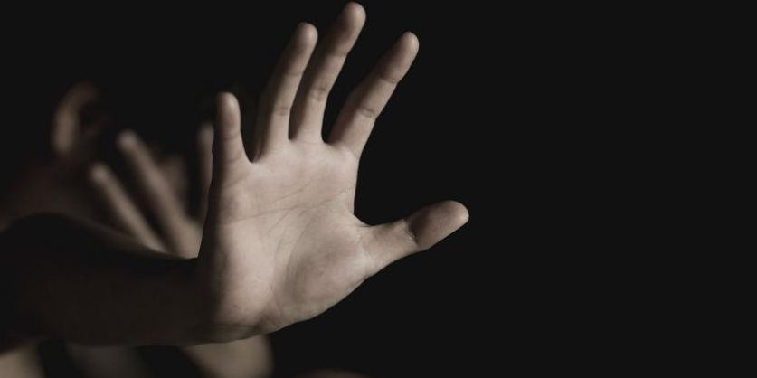Χειροπέδες σε ηλικιωμένο στη Λευκωσία - Φέρεται να βίασε 25χρονο με νοητική υστέρηση 