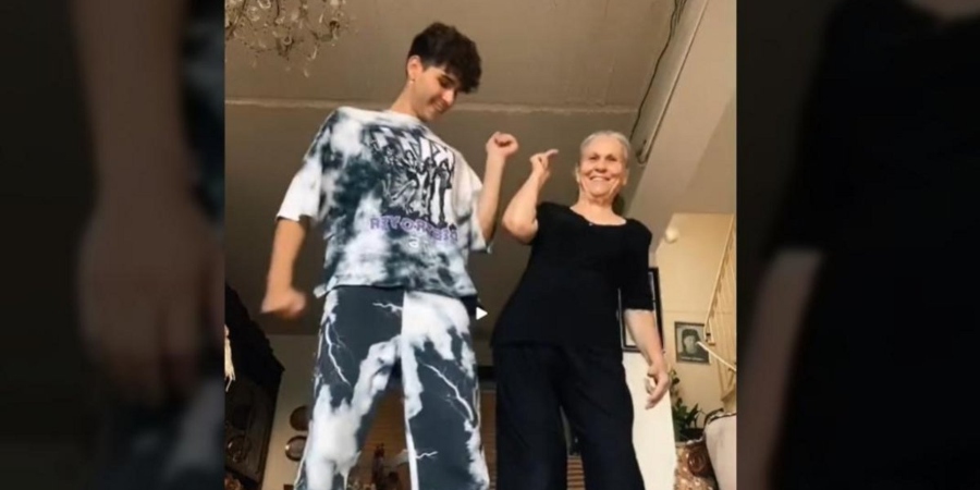 Γιαγιά από την Κύπρο έχει γίνει viral στο Tik Tok - Χορεύει μαζί με τον εγγονό της και ξεπέρασε το 1 εκατ. views