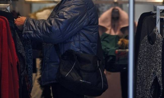 ΛΕΜΕΣΟΣ: 39χρονος έκλεψε σακάκι 25χιλ. ευρώ από γνωστό κατάστημα – Το έβαλε κάτω από τα ρούχα του και έφυγε – Δεν το χάρηκε για πολύ