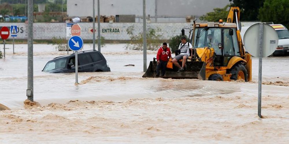Τέσσερις νεκροί από καταρρακτώδεις βροχές στη νοτιοανατολική Ισπανία