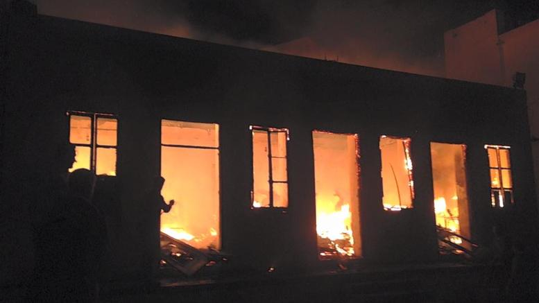ΣΤΡΟΒΟΛΟΣ: Έπιασαν φωτιά τα ρούχα της μητέρας τους - Έτρεχαν να την βοηθήσουν τα 4 παιδιά της- Μεταφέρθηκε στο νοσοκομείο 
