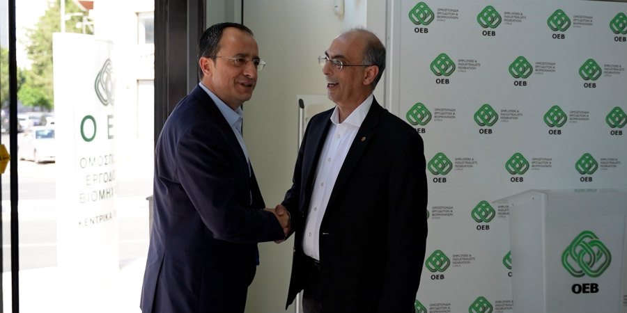 Νίκος Χριστοδουλίδης: Συναντήθηκε με την εκτελεστική επιτροπή της ΟΕΒ