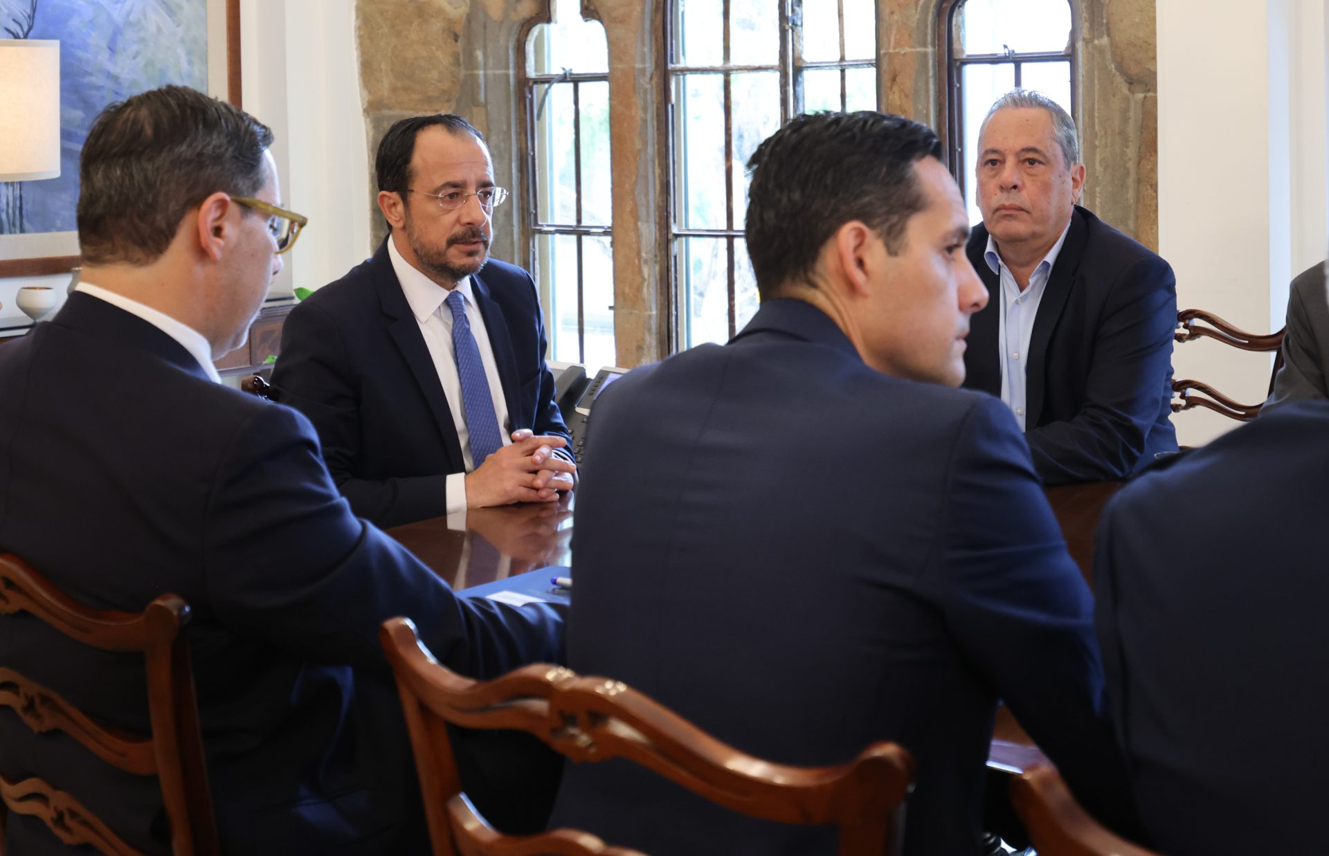 Η Κύπρος σε ρόλο-κλειδί: Ανθρωπιστικός σχεδιασμός και διπλωματικές επαφές για την Μέση Ανατολή