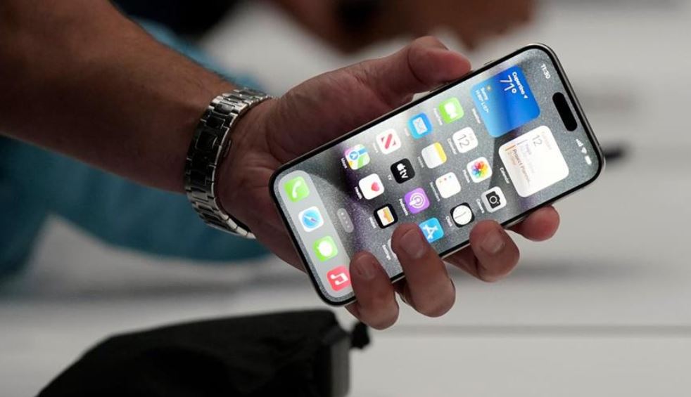 Η απάτη που ξεκινά αφού κλείσετε το κινητό - Πώς «δουλεύει» η παγίδα