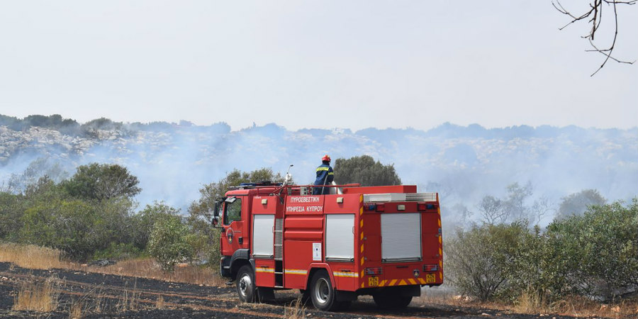 ΠΑΡΑΛΙΜΝΙ: Υπό έλεγχο τέθηκε η πυρκαγιά που ξέσπασε κοντά στο Γ.Ν Αμμοχώστου 