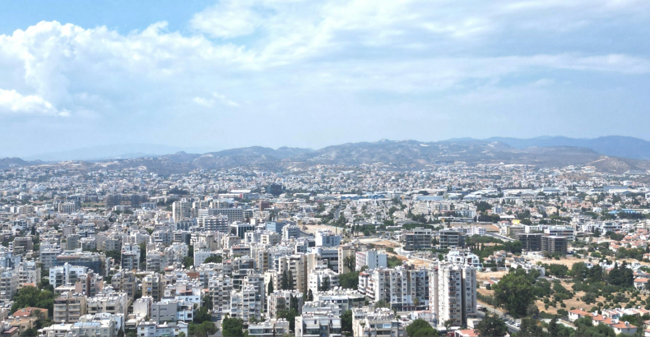 Δεν έγινε μάθημα το πάθημα στη Λεμεσό; Νέες βίντεο με επικίνδυνο φορτίο σε κυκλικό κόμβο