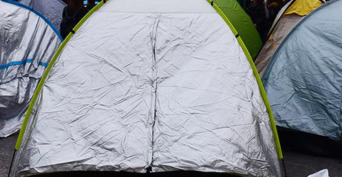 Video: Λεμεσιανή… τρέλα για το καρναβάλι - Κατασκήνωσαν με σούβλες από τώρα για να πάρουν θέση