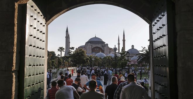 Παραμένει Μουσείο η Αγία Σοφία - Απέρριψε το αίτημα για τζαμί το δικαστήριο