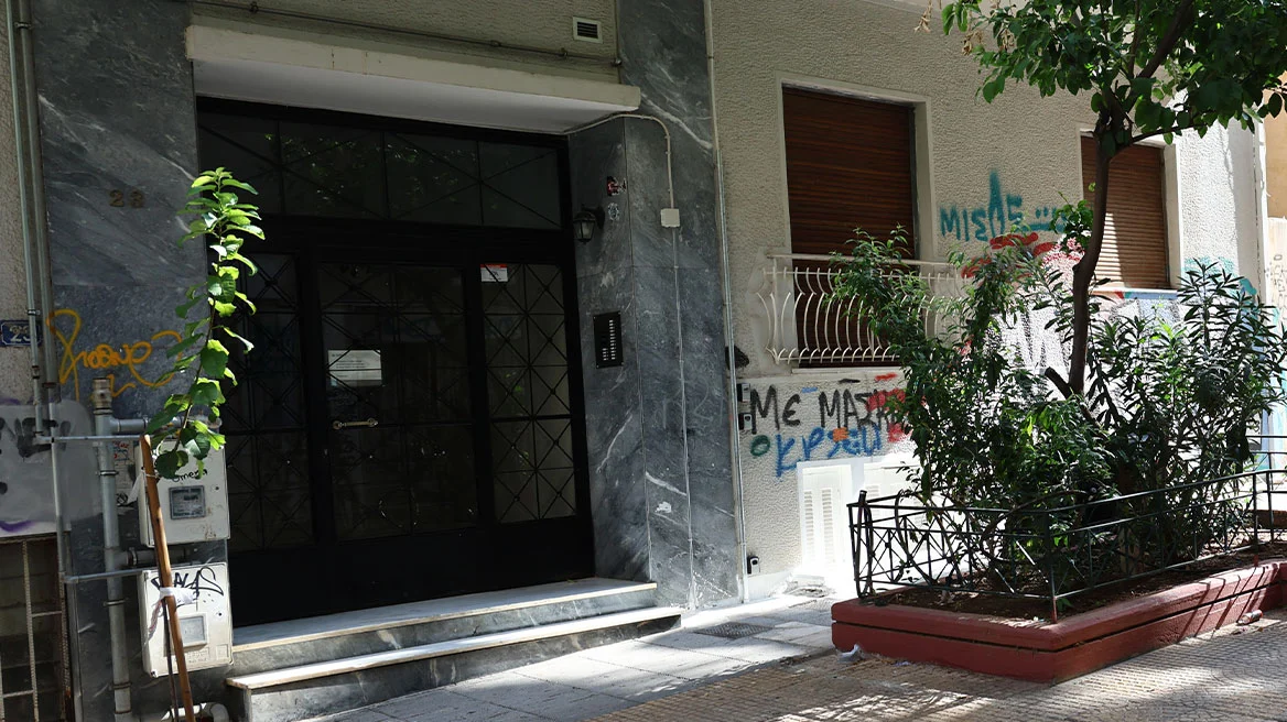 Εγκληματική ενέργεια ο θάνατος του βρέφους στην Κυψέλη: Το μαχαίρωσαν πάνω από 10 φορές