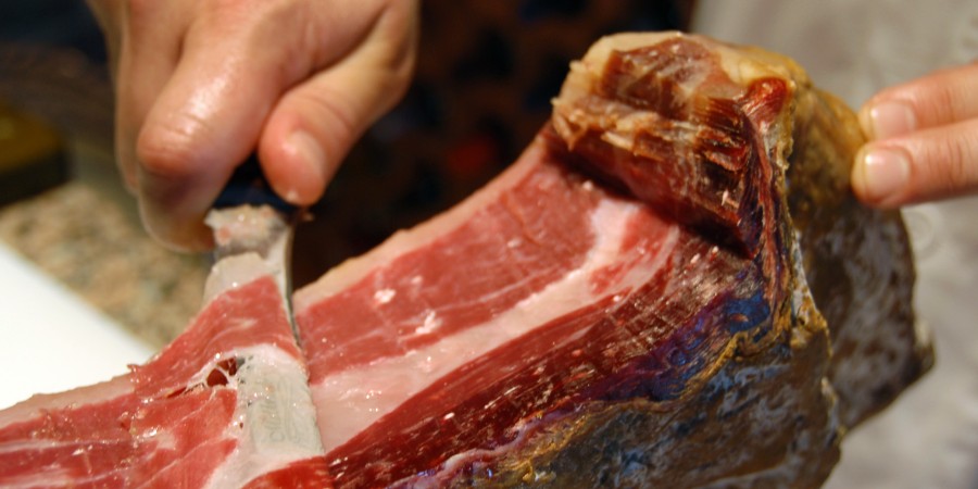 «Σφάζουν» οι τιμές κρέατος στα κατεχόμενα - Μέχρι και 70% μείωση στις πωλήσεις