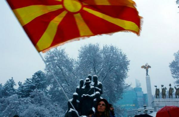 ΕΛΛΑΔΑ: Μήνυση κατά βουλευτή επειδή αποκάλεσε την Β. Μακεδονία «Σκόπια»  