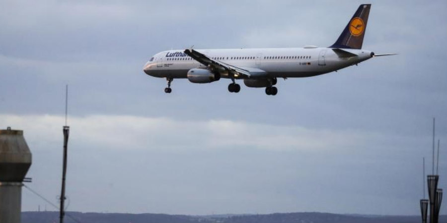 Πτήση της Lufthansa με 130 ανθρώπους που έφυγαν από την Καμπούλ προσγειώθηκε στη Φραγκφούρτη