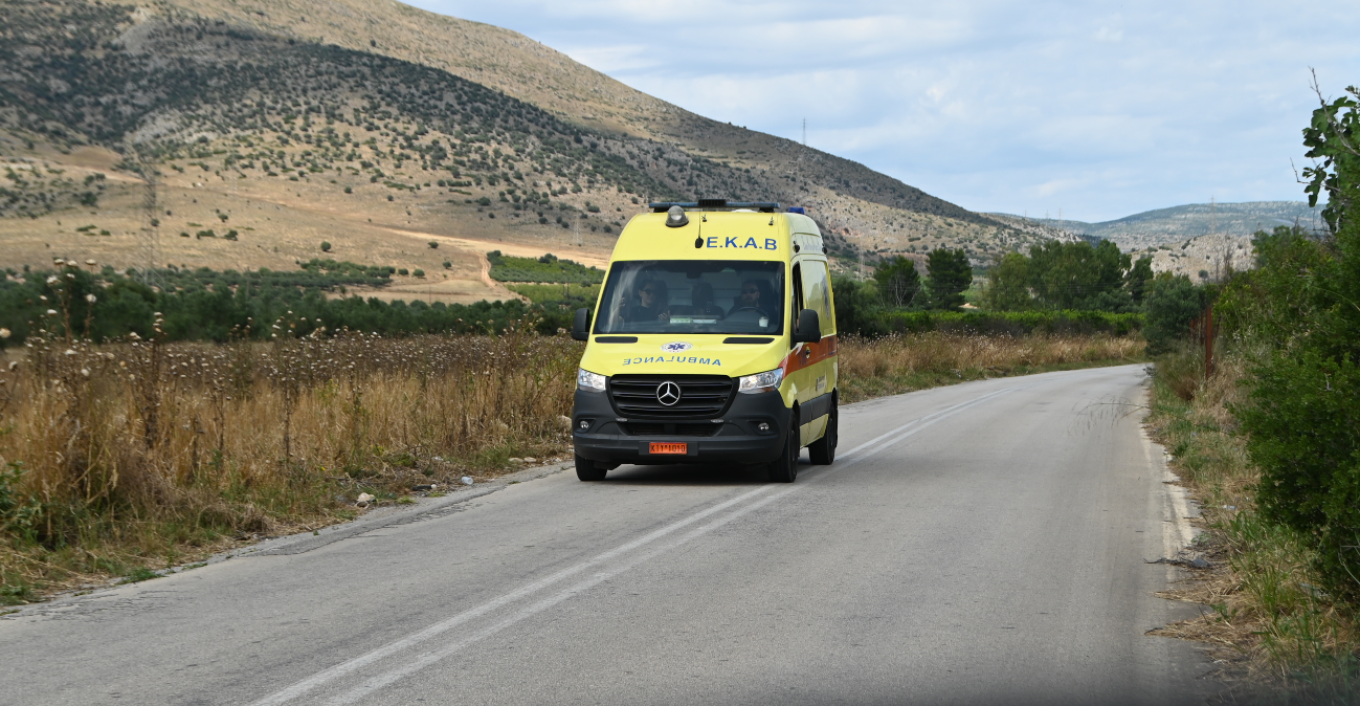Σκηνές αρχαίας τραγωδίας στο Αγρίνιο - Έγκυος στο δεύτερο παιδί της η μάνα του δίχρονου κοριτσιού που πάτησε ο πατέρας με το αγροτικό