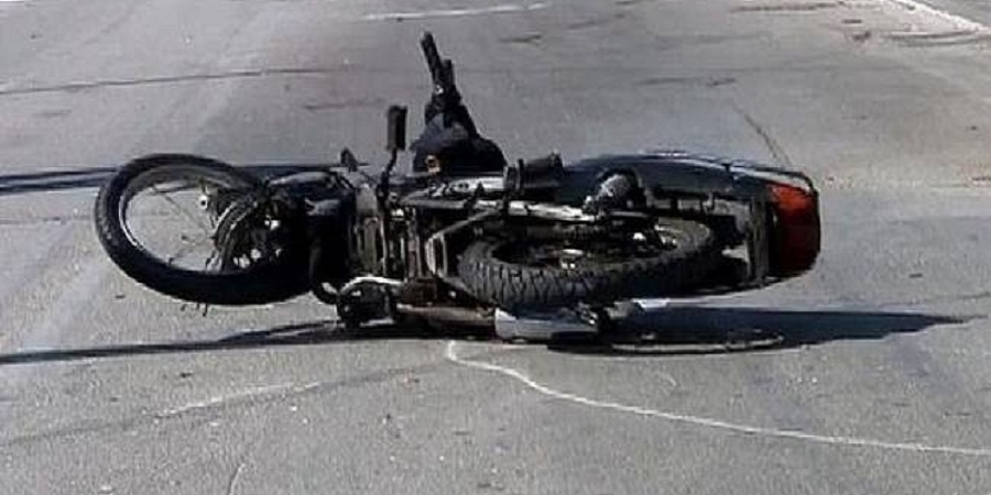 ΛΑΡΝΑΚΑ: Σοβαρό τροχαίο με τραυματισμό 19χρονου μοτοσικλετιστή - Δεν έφερε κράνος ασφαλείας