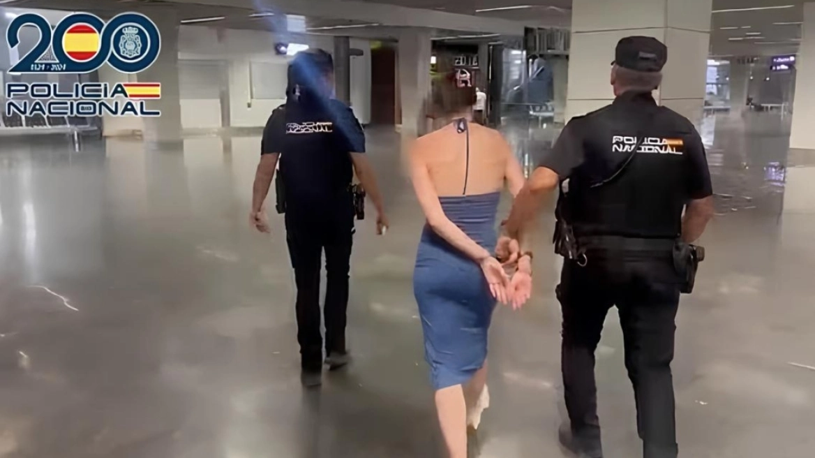 Οικογένεια έκανε χρυσές διακοπές σε θέρετρο στην Ισπανία και έγινε... καπνός την ώρα της πληρωμής, συνέλαβαν την μητέρα στο αεροδρόμιο - Δείτε βίντεο