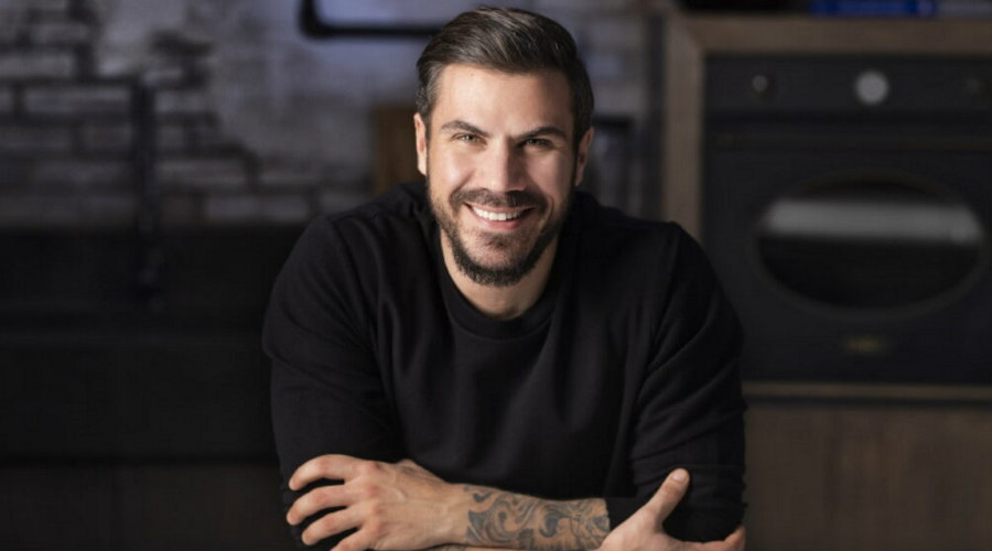 Άκης Πετρετζίκης: Το βίντεο που ανέβασε με τον γιο του, Αχιλλέα, θα σας κάνει να γελάσετε πολύ