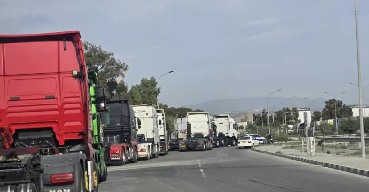 Τερματίζεται η επ' αόριστον απεργία των μεταφορέων – Προηγήθηκε συνάντηση στο Προεδρικό