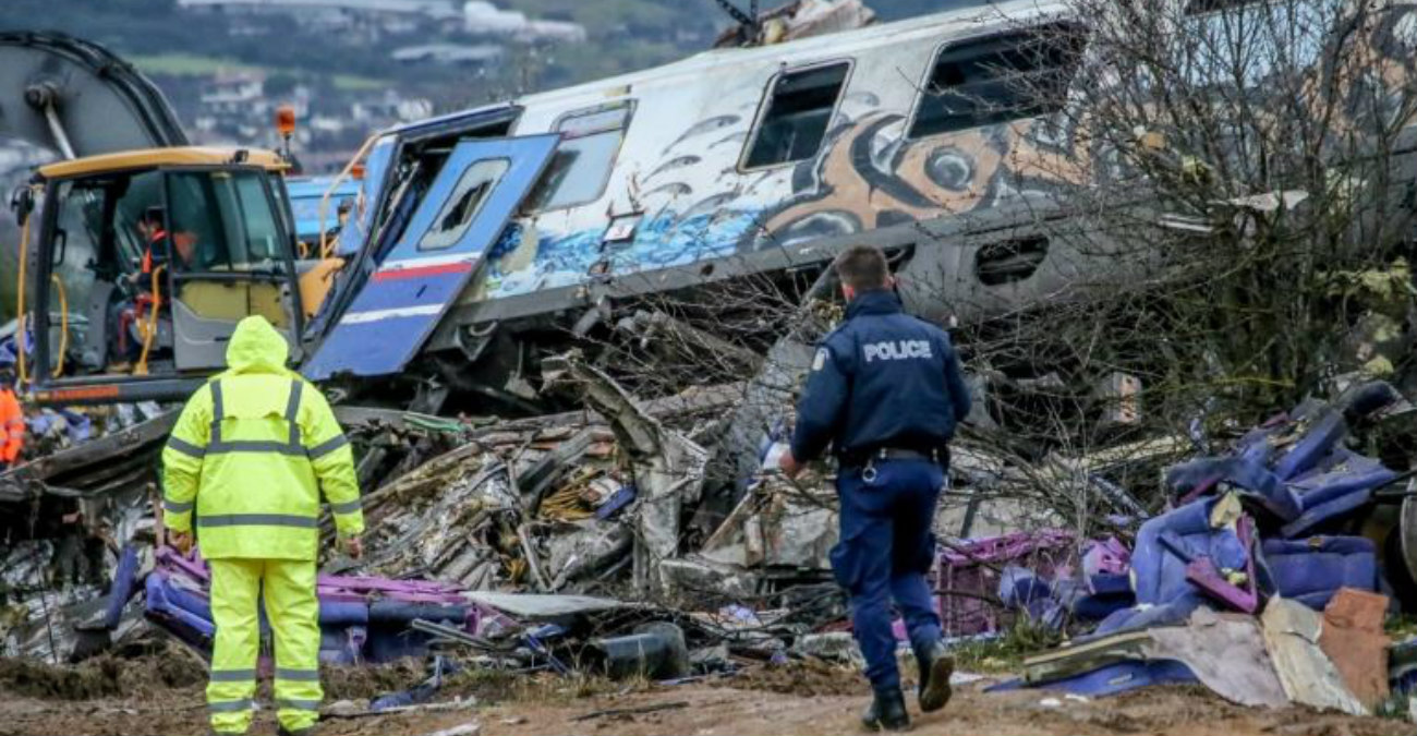 Σύγκρουση τρένων στα Τέμπη: Συγκλονίζει η πρώτη διασώστρια που έφτασε στο σημείο της τραγωδίας - «Μας έχει στοιχειώσει»
