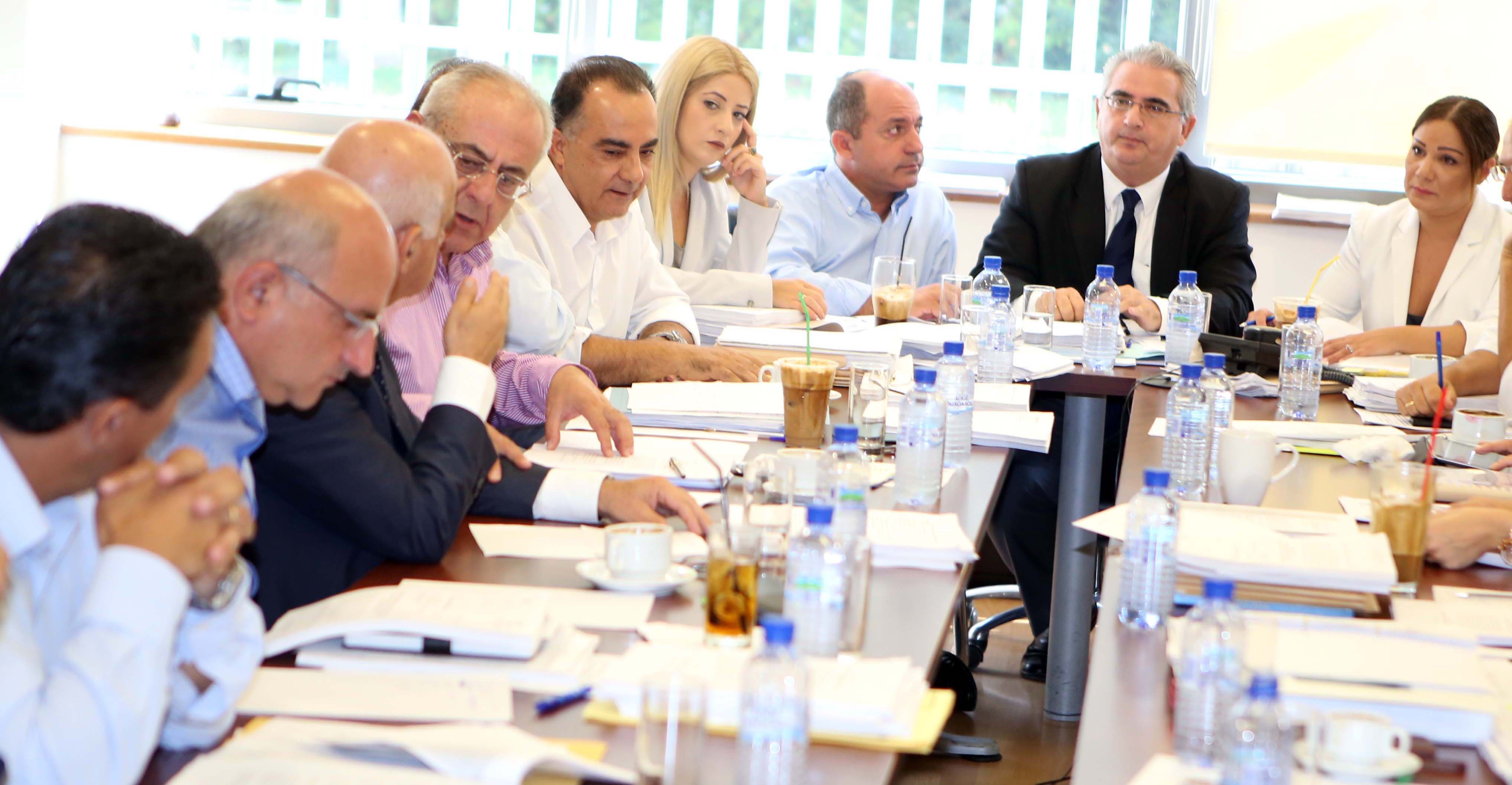 Σκέφτονται να αυξήσουν το επίδομα στέγασης για τα φοιτητικά ενοίκια - Όσα συζητήθηκαν στην Επ. Παιδείας 