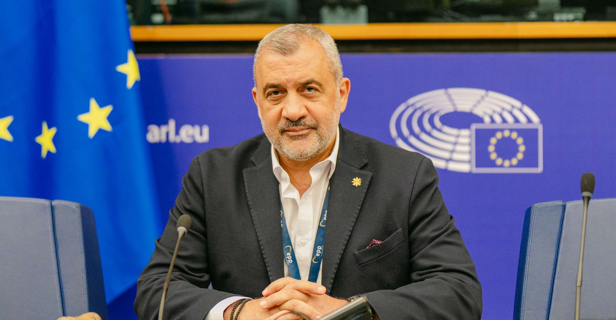 Υπερψηφίστηκε η έκθεση του Λουκά Φουρλά για τους εργαζόμενους στην υγεία 
