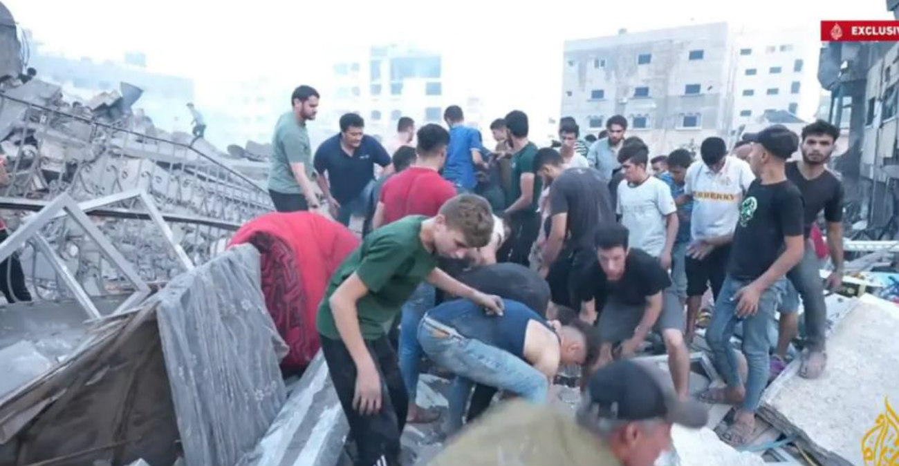 Πόλεμος στο Ισραήλ: Οικογένειες αναζητούν επιζώντες μέσα στα ερείπια στη Γάζα - Δείτε βίντεο του Al Jazeera