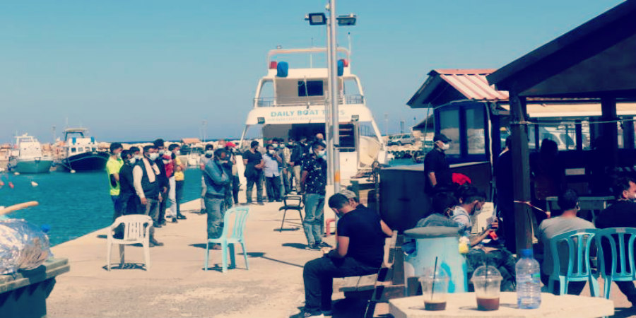 Ένας Αξιωματικός και 11 μέλη της Αστυνομίας σε διαθεσιμότητα – Πειθαρχική έρευνα για τις συνθήκες που απέπλευσε το σκάφος με τους μετανάστες