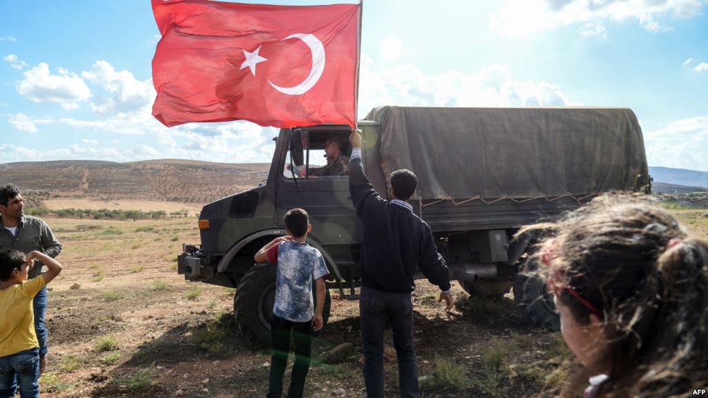 ΣΥΡΙΑ: Κατευθύνεται προς το Αφρίν ο τουρκικός στρατός - «Εμάς μην μας μιλάτε με το στόμα του YPG»