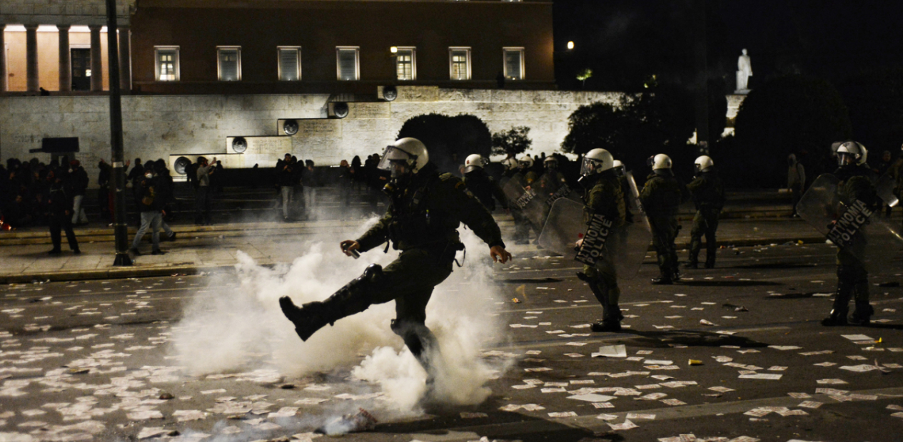 Τέμπη: Η ανακοίνωση της ΕΛΑΣ για τα επεισόδια στο Σύνταγμα - 30 προσαγωγές, επτά συλλήψεις και τρεις αστυνομικοί τραυματίες