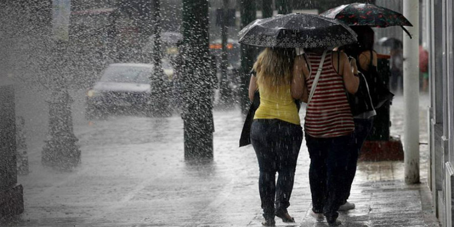 ΚΑΙΡΟΣ: Μην σας ξεγελάει η ζέστη - Προβλέπει βροχές, καταιγίδες και σκόνη τον Κατακλυσμό 