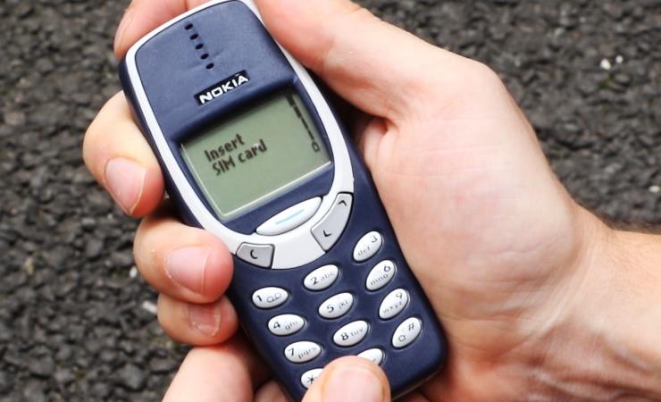 Έχεις ακόμα το 3310; Πόσα μπορείς να το πωλήσεις - Τα παλιά κινητά αξίας χιλιάδων ευρώ